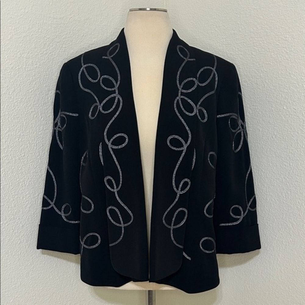 Kasper 12 Elegant Black Jacket with Silver Accents